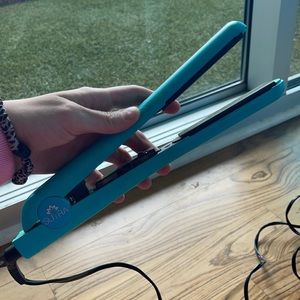 Sutra high quality hair straightener. Only used a couple times